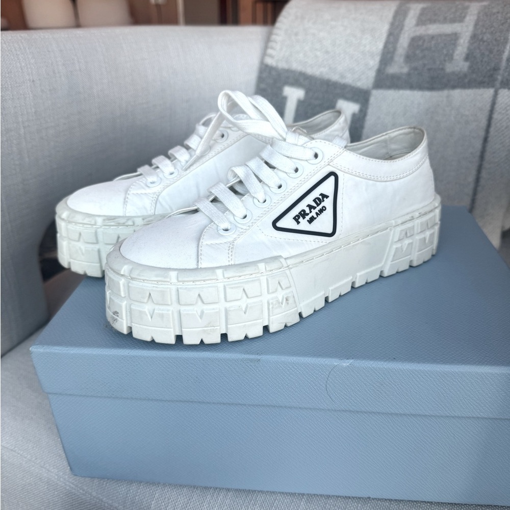 Prada platform sneakers 😍 38
